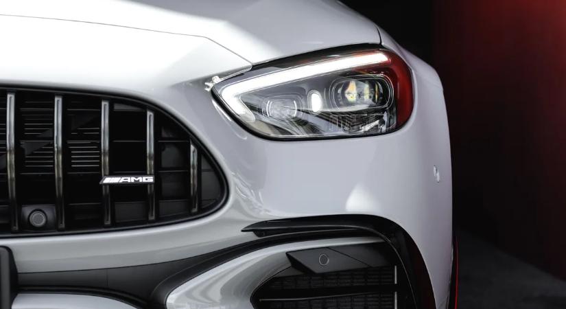 Erőlködik a Mercedes, de a vásárlók mást akarnak!