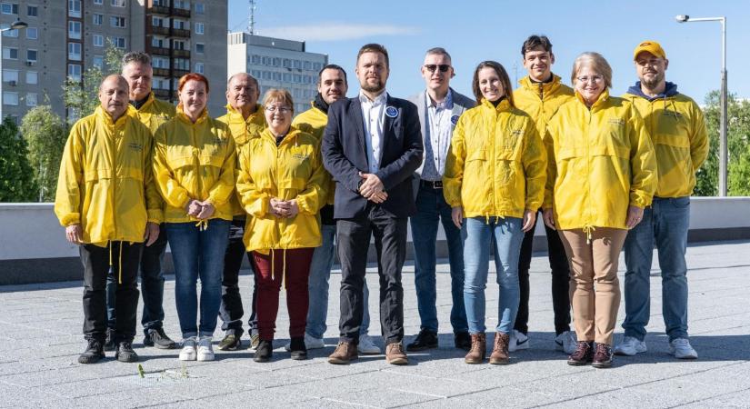 Azonnal mennie kellett a győri polgármester munkatársának