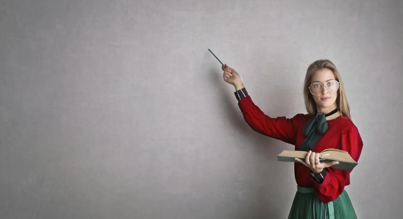 Kiderült "Az év tanáráról", hogy veri a gyermekét - Videó!