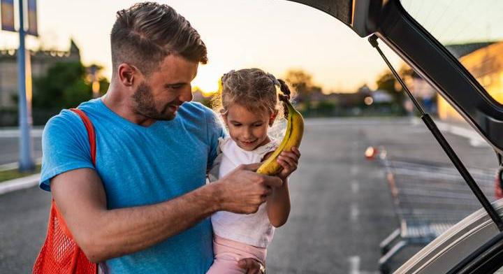 Ez történik valójában, ha valakinek a kipufogójába banánt tesznek