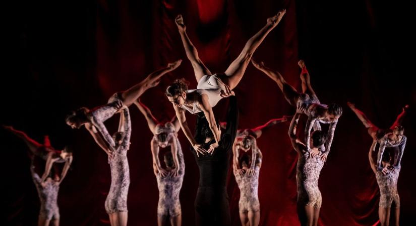 Fotókon mutatjuk a Győri Balett vámpírsztoriját, Velekei László legújabb koreográfiáját