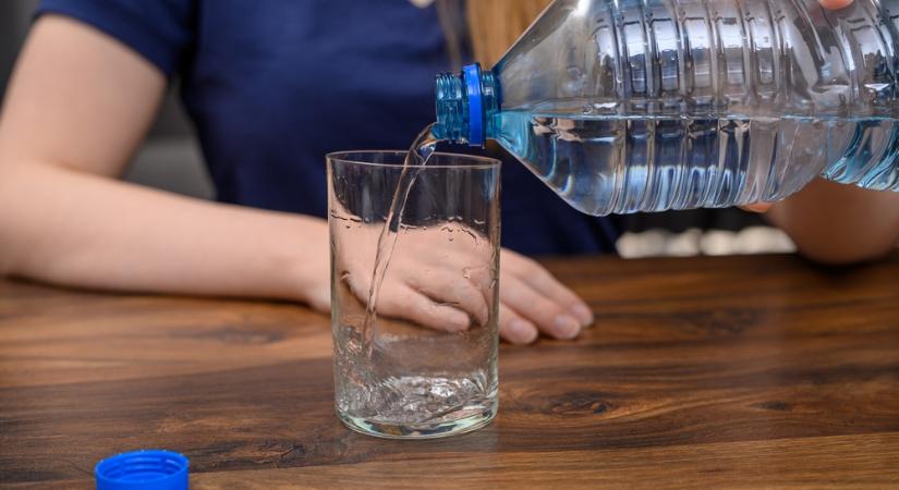 Baj van az ásványvízzel: a magyar hatóságoknak kellett közbelépniük