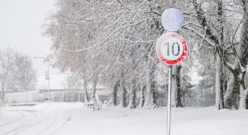 Óriási adag hó hullhat le az éjszaka folyamán, kiadták a riasztást