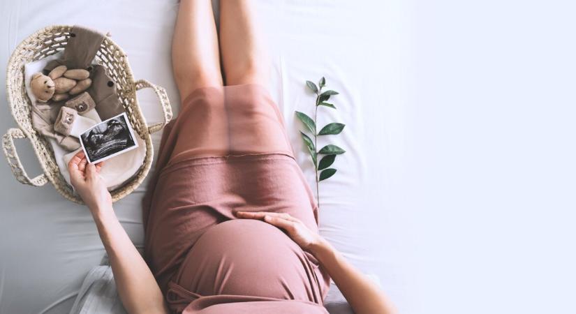 Botrány a szülés előtt – kiderült, hogy a választott név az apa exéhez kötődik