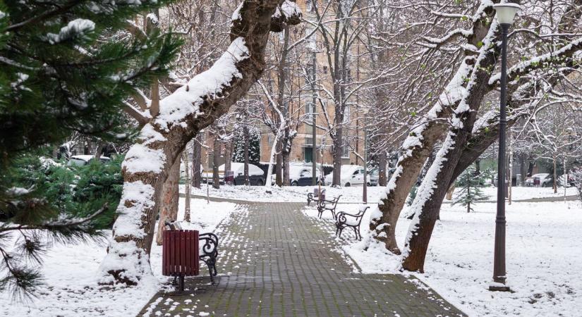 Párás levegő és enyhe havazás – így alakul a holnapi időjárás