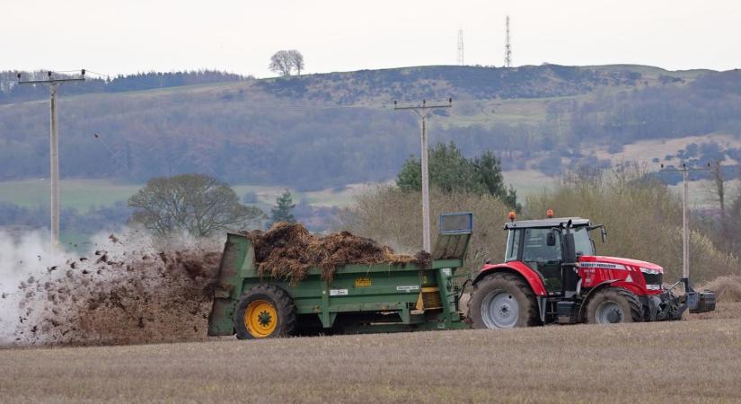 Trágyaszóró karbantartás télre – korrózió és csapágyvédelem