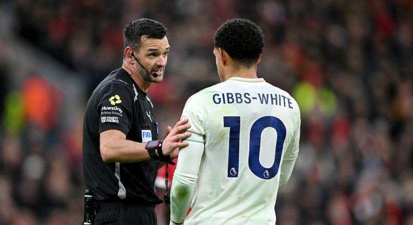 Káosz az Anfielden: két vitatott VAR-ítélet borzolta a kedélyeket