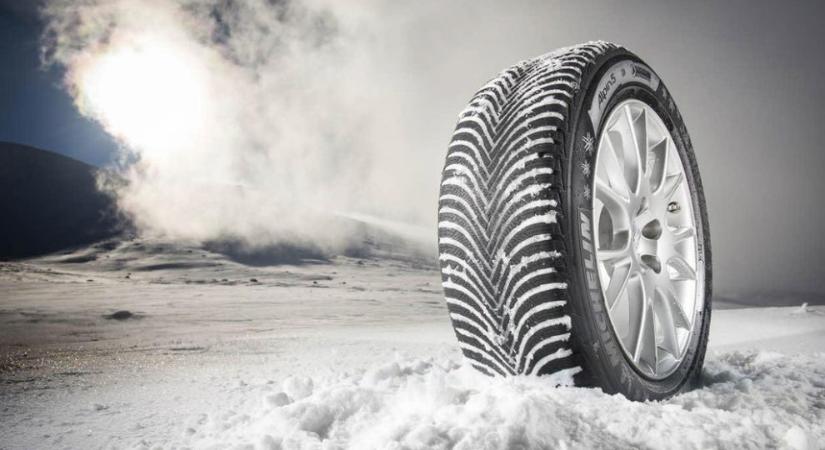 Budapesti Közművek: mindenki kizárólag jó műszaki állapotú, téli gumival felszerelt járművekkel induljon útnak