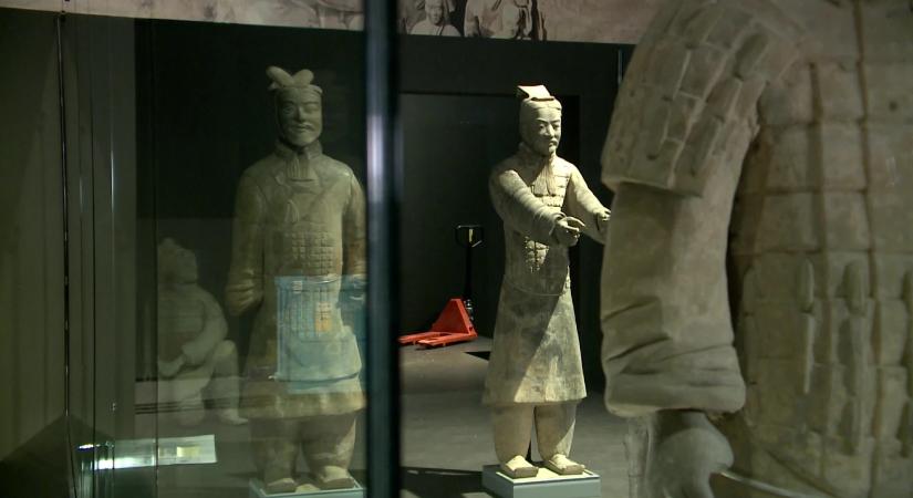 2200 éves harcosok a Szépművészeti Múzeumban - megérkeztek a kínai agyagkatonák Budapestre!