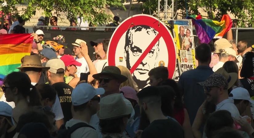 A Pride-tiltást lehetővé tévő alaptörvény-módosításra is hivatkozott az Alkotmánybíróság – elutasította a kirúgott tanárok panaszát