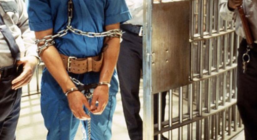 Már otthonról nézheted: Minden idők egyik legmegosztóbb, erőszakos akciókrimije felkerült a streamingóriás katalógusába