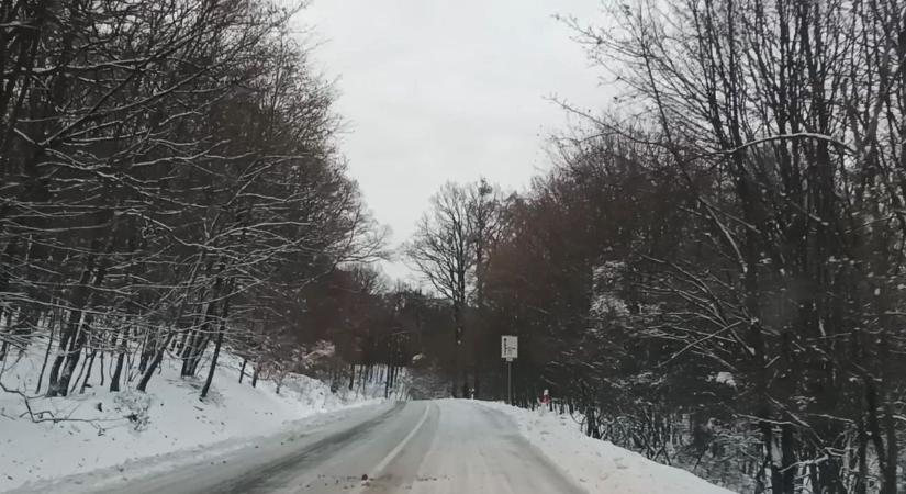 Havazik, de olvad is Hevesben - erre kell számítani az utakon videó