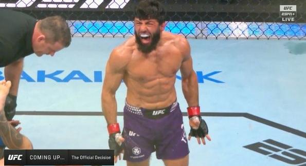 Arman Tsarukyan tökéletes teljesítménnyel szubolta Dan Hookert