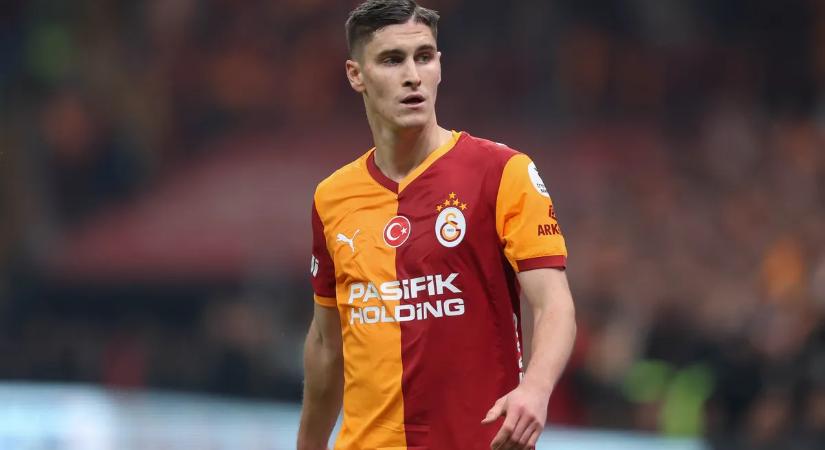 Villant a piros: Sallai Rolandot durvaság miatt kiállították a Genclerbirligi ellen