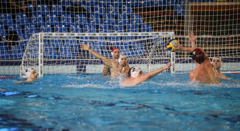 Hatpontos játszik a szolnoki vízipólócsapat a fővárosban