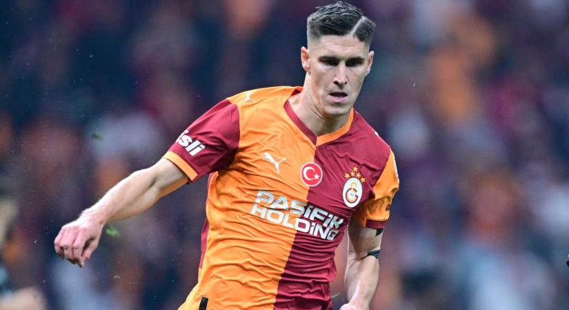 Sallai Roland piros lapot kapott egy brutális belépő miatt