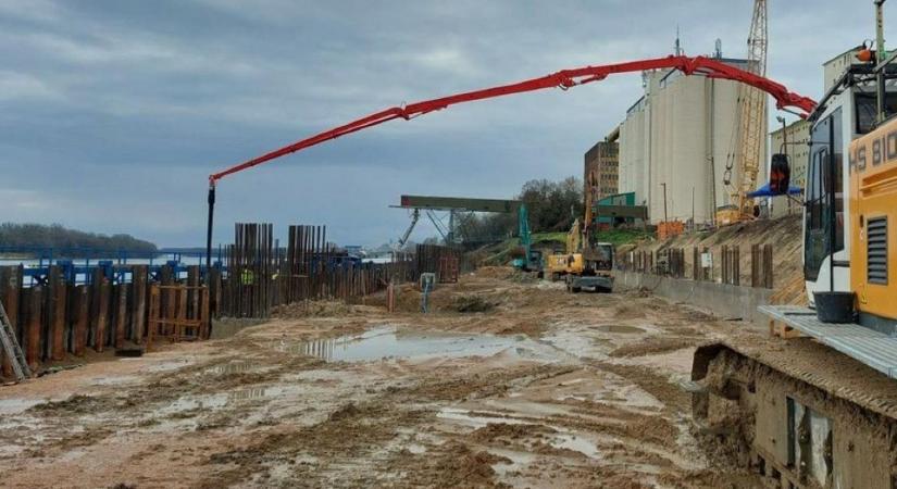 A mohácsi önkormányzat felmondja a félkész kikötő kivitelezési szerződését