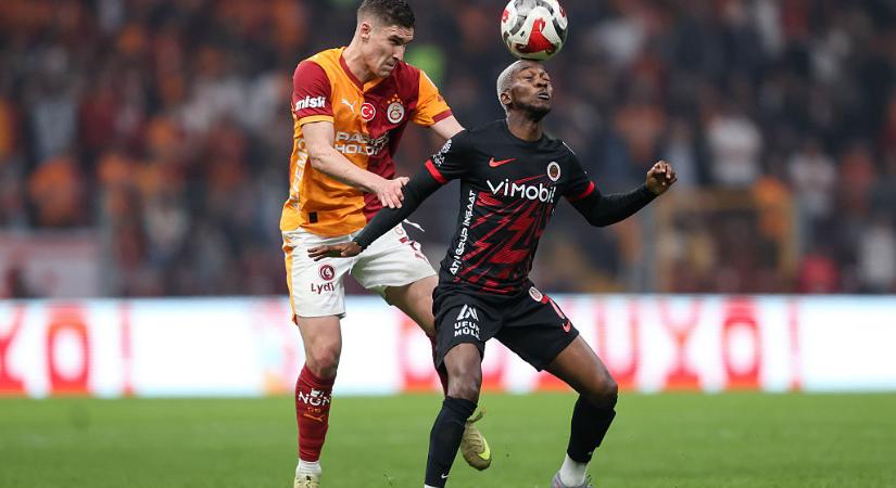 VIDEÓ: fejbe rúgta ellenfelét, azonnal kiállították a magyar válogatott játékosát