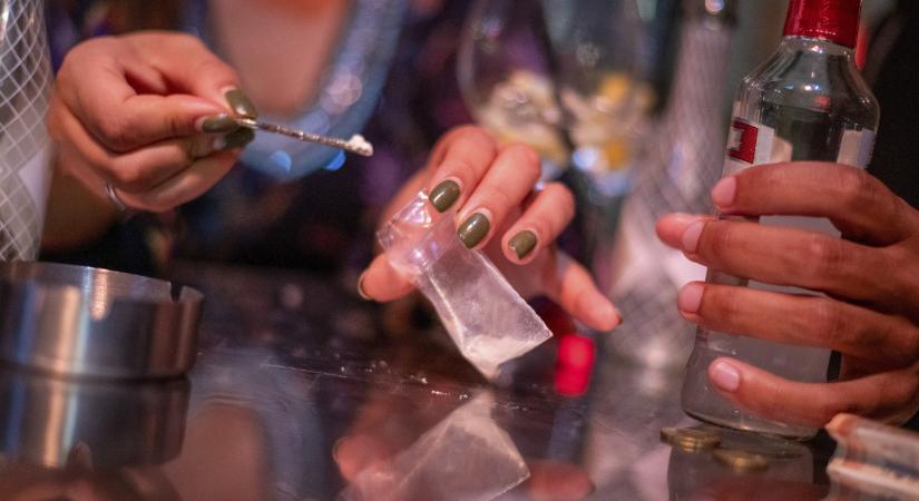 Szórakozóhelyek az új drogrendeletről: leszedjük a vécék ajtaját, vagy megkérjük a vendégeket, hogy ne csinálják