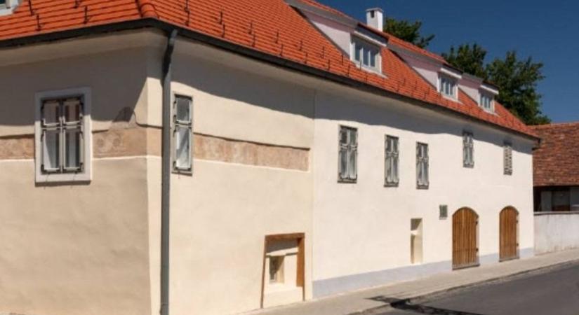 Baumit Év Homlokzata 2025: különdíjat nyert a kőszegi épület felújítása