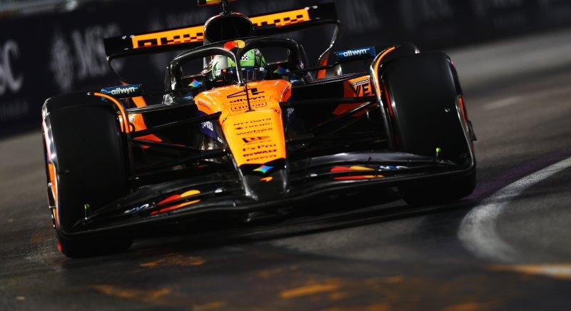 Stellát interjú közben hívta vissza a McLaren, mi történik a csapatnál?