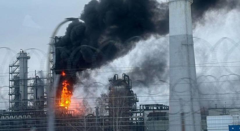 Olajfinomítókra csaptak le ukrán drónok