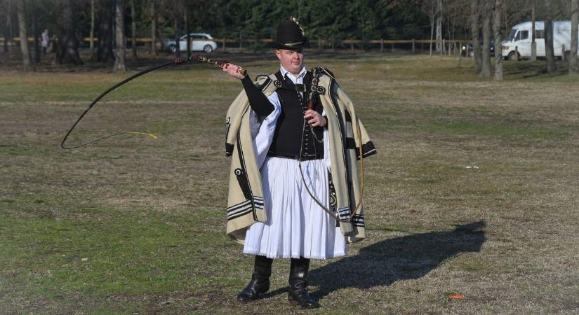 Régi hagyomány éled újra Balástyán, jön a zajos csergetés