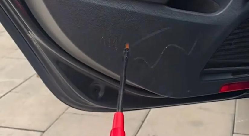 Extrém autójavítás, ilyet még nem láttunk!