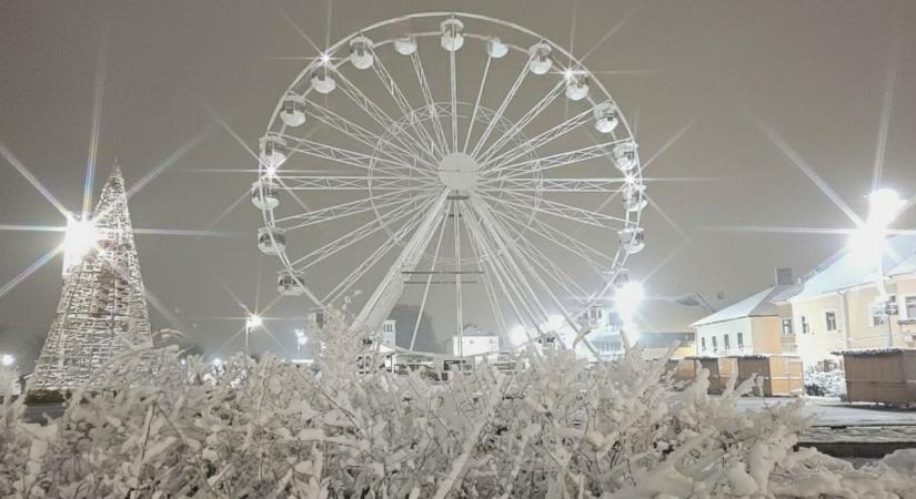 Lélegzetelállító fotók az esti győri havazásról