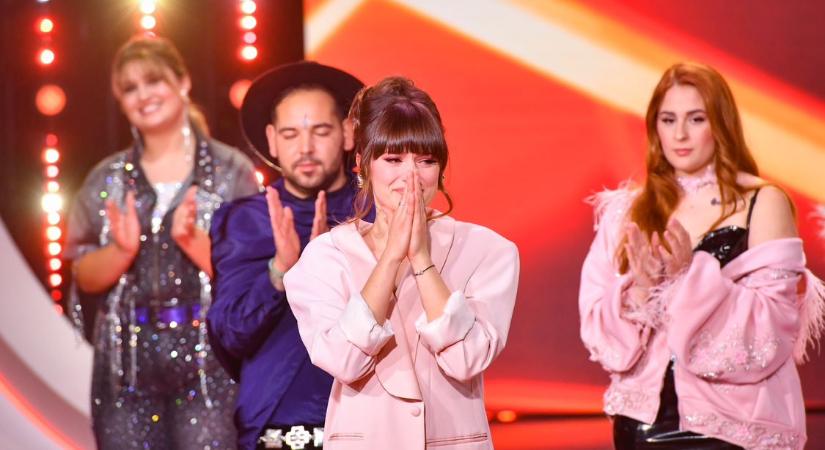 Könnyekben tört ki a Megasztár a kolozsvári Szabó Kamilla miatt (VIDEÓ)