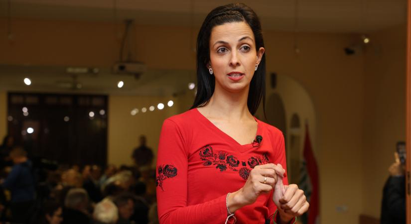 Koncz Zsófia: Ez a tétje a Nemzeti Konzultációnak! Töltsük ki!