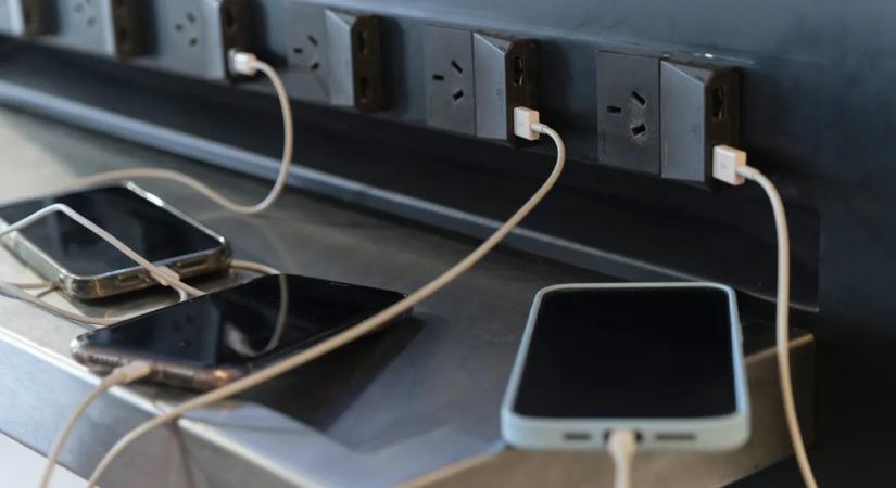 „Nem adok okostelefont a 12 éves fiamnak, nem akarok még egy tragédiát átélni”