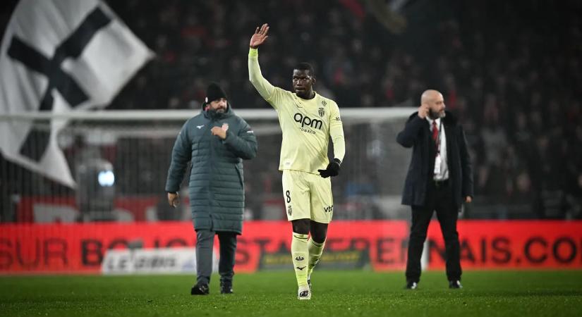 Minden idők legdrágább futballistája volt, most két év után visszatért a pályára