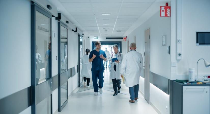 Drámai vészhelyzet a kórházban – élettelen kisfiával rohant be az ápolónő