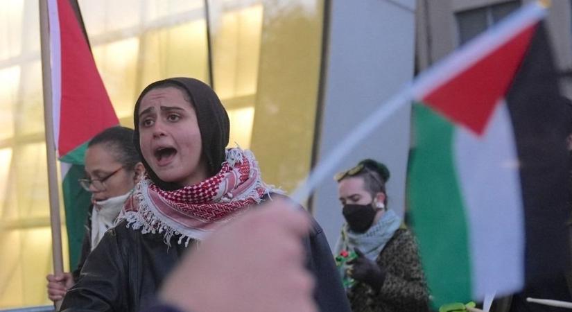 Retteg a baloldai brit sajtó: Ártatlan fiatalokat is terroristának bélyegezhetnek