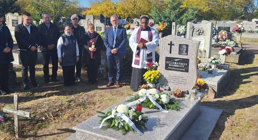 Megható összefogással végre méltó emléket kapott Gémes Eszter