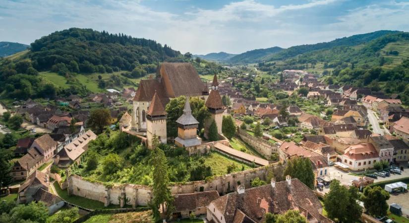 E-bike-kaland Szászföldön: legendás erődtemplomok, káprázatos ősz és évszázados falvak fogadtak a Via Transilvanicán