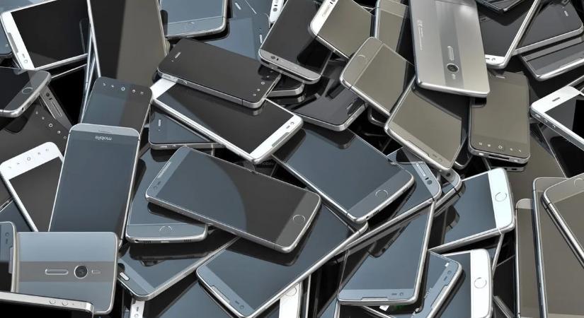 Műszaki cikkekre fájt a foguk, a fal sem állíthatta meg őket