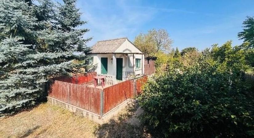 Apró kisház a csend közepén - fotókon mutatjuk!