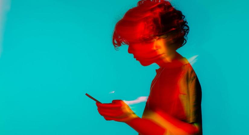 Ezt nézi valójában a közösségi oldalakon a kamasz fiad és lányod egész álló nap egy friss kutatás szerint