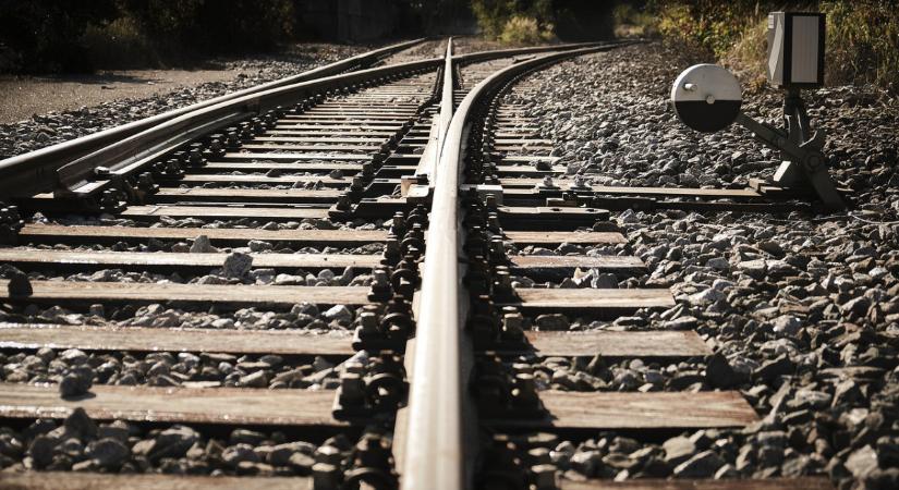 Sok vasútvonalon okozott gondot a havazás, többfelé késések vannak