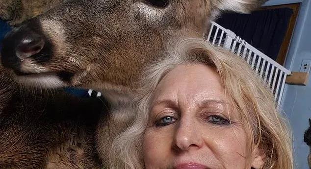 Szarvasrehabilitálással foglalkozott, végül saját szarvasa végzett egy ohiói nővel