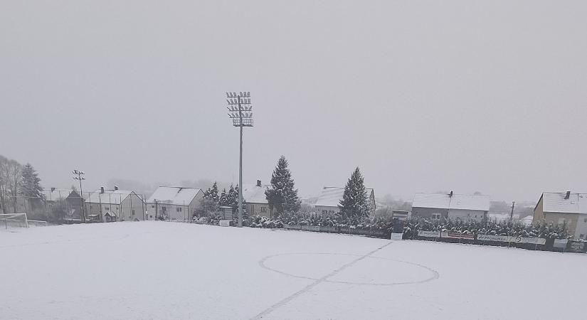 "Most eljött az a helyzet, amikor szükségünk van rátok" - órákkal a kezdés előtt is veszélyben az NB II-es bajnoki