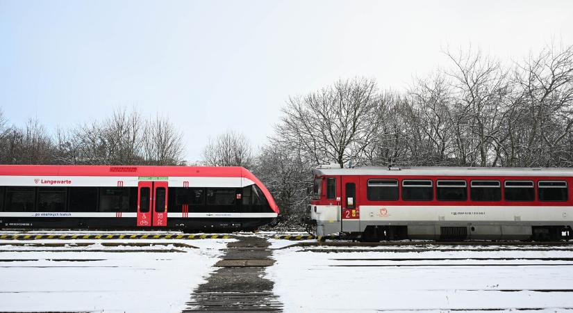 Több vasútvonal is megbénult az időjárás miatt
