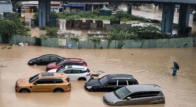 90-re emelkedett a halálos áldozatok száma Vietnámban az árvíz miatt - több embert még mindig keresnek