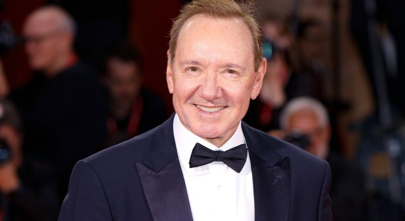 A kétszeres Oscar-díjas Kevin Spacey földönfutó lett