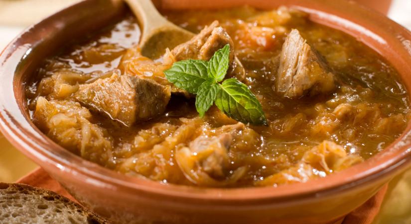 A legfinomabb toros káposzta recept: toros káposzta elkészítése bográcsban, fazékban