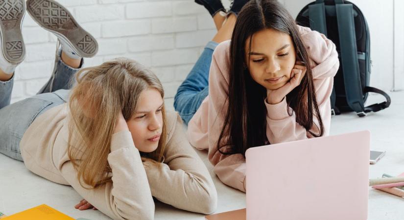 Fordulat jöhet a kiskorúak közösségi médiahasználatában