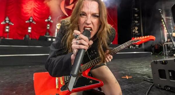 Lzzy Hale reagált arra a sztereotípiára, hogy a nőknek ki kell szolgálniuk a férfiakat
