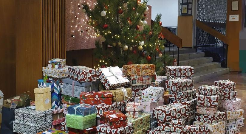 Nehézsorsú gyerekek karácsonyát tennék szebbé – várják az adományokat!